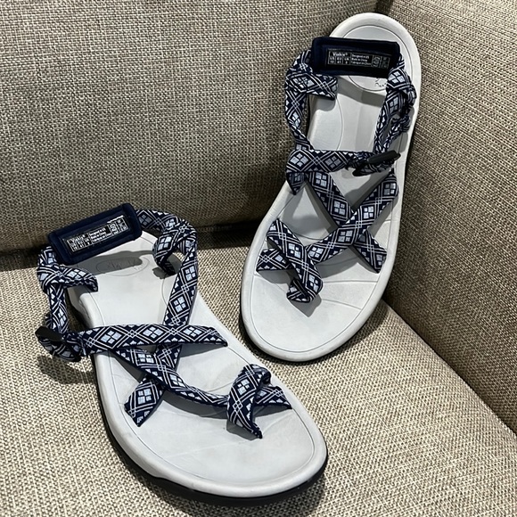 Viakix Shoes - Viakix Women's Walking Comfort Sandals S 10- Excellent Cushioning and Condition!